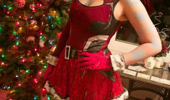 Up cái ảnh cosplay Lilith cho nó có không khí Giáng sinh :144: 